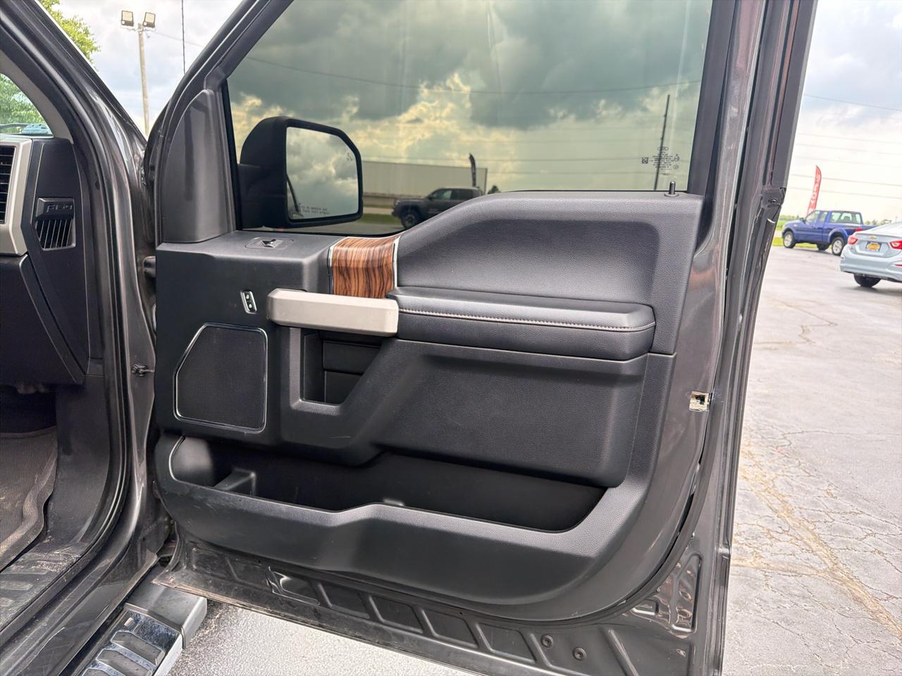Ford F-150 Lariat SuperCrew 5.5-ft. Bed 4WD 2020