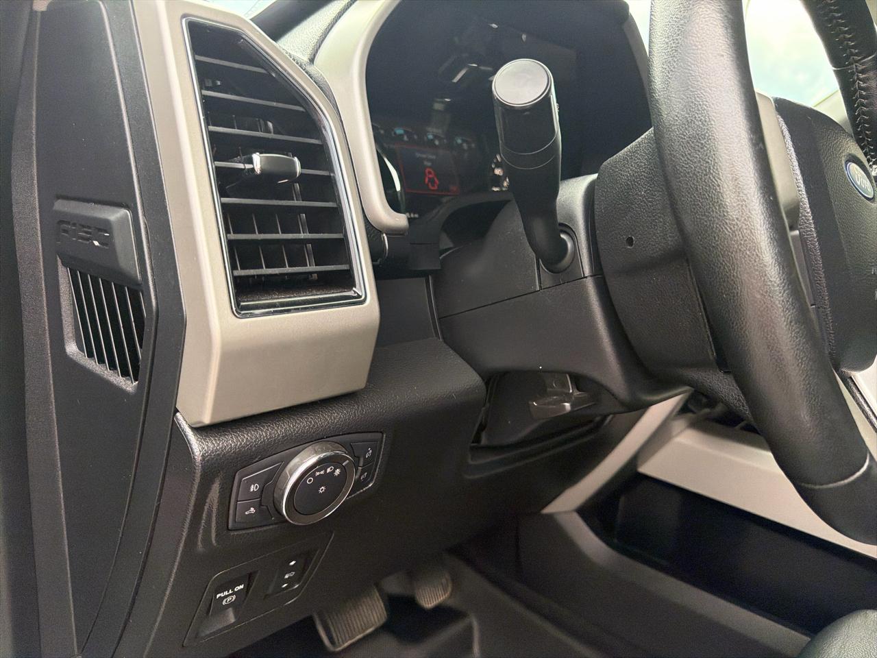 Ford F-150 Lariat SuperCrew 5.5-ft. Bed 4WD 2020