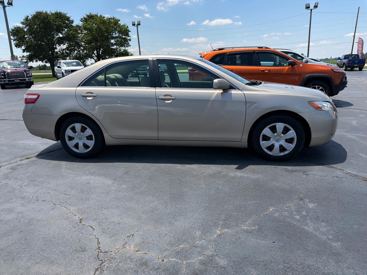 Toyota Camry 4dr Sdn I4 Man (Natl) 2009