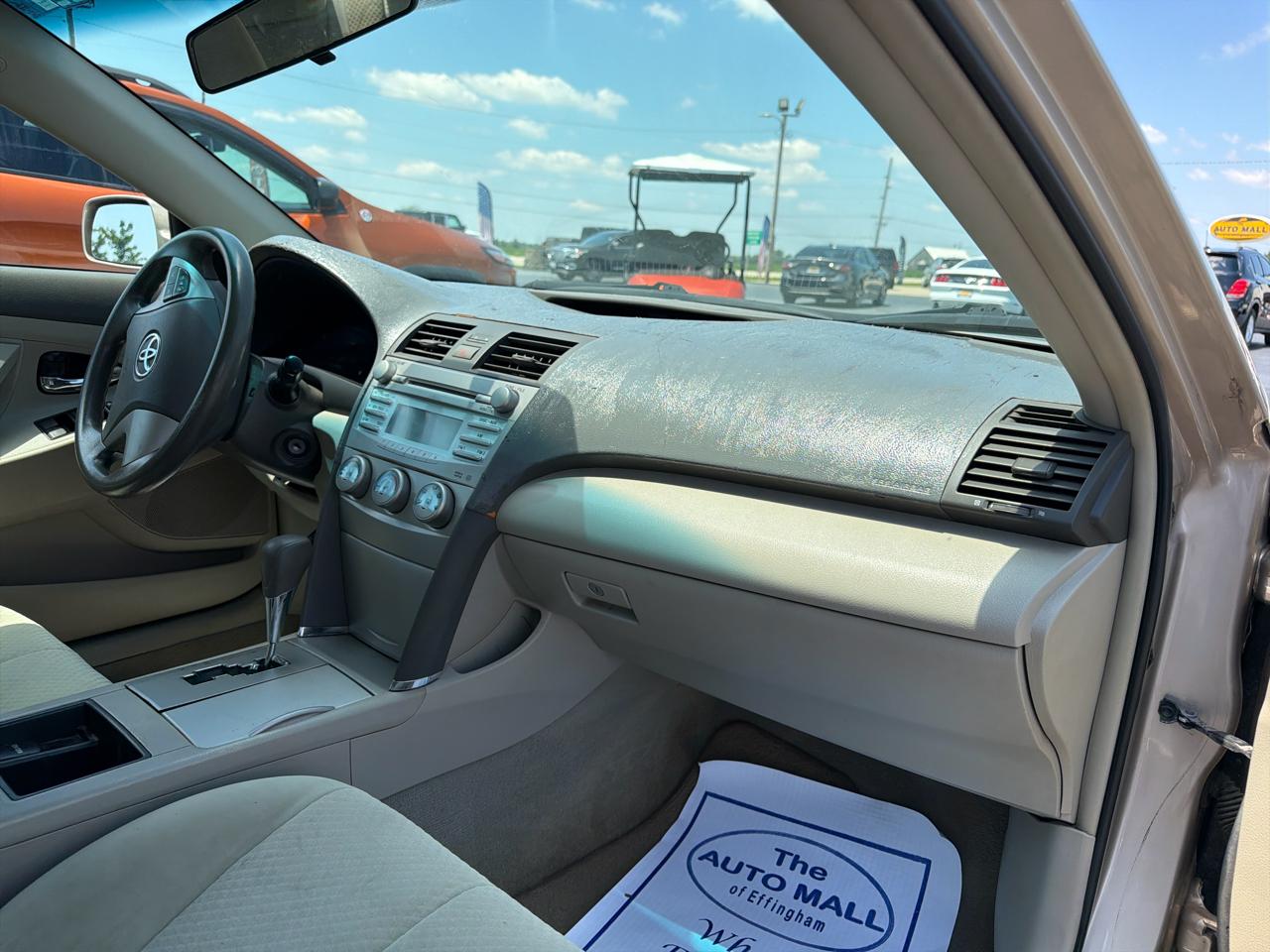 Toyota Camry 4dr Sdn I4 Man (Natl) 2009