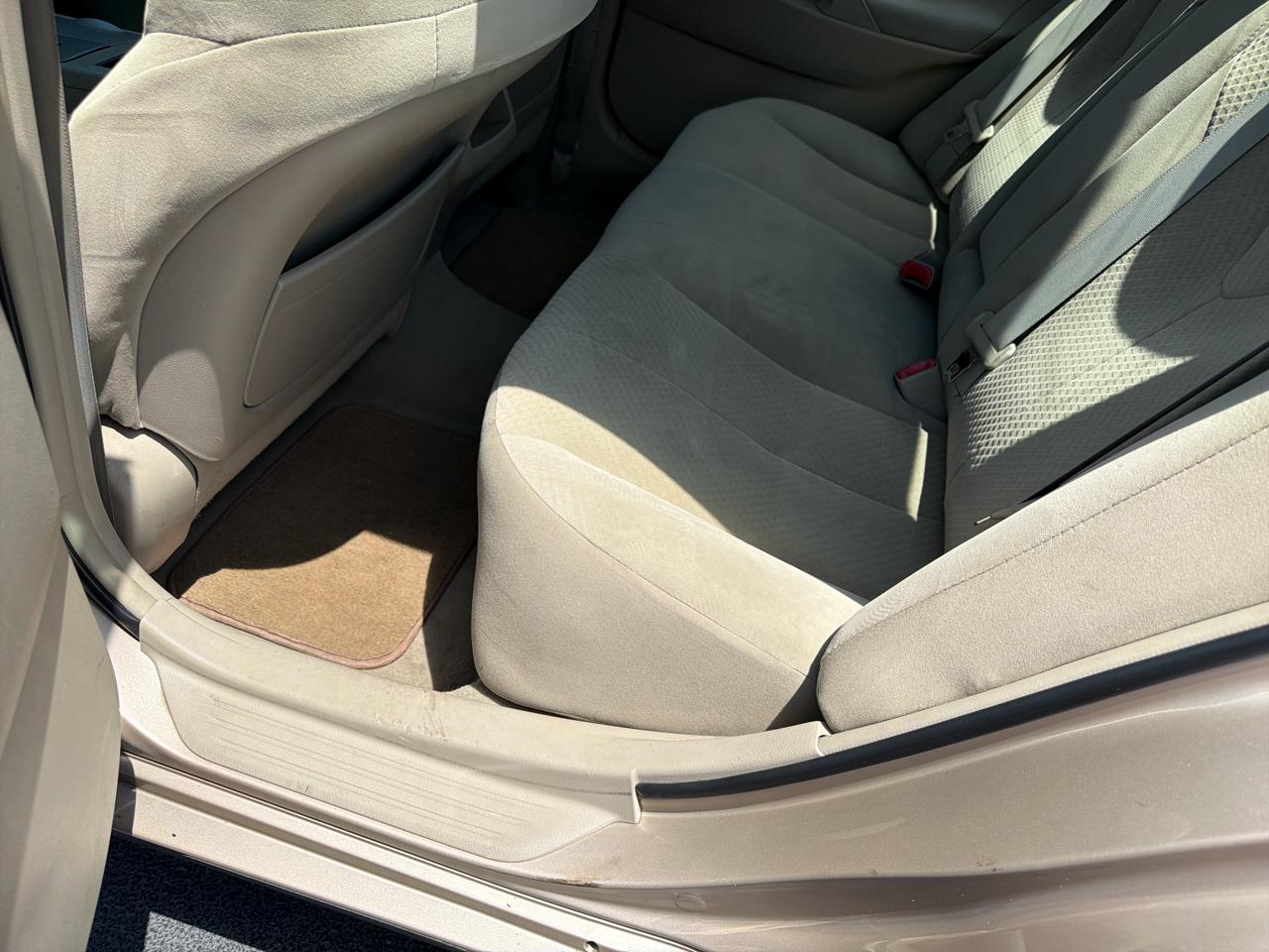 Toyota Camry 4dr Sdn I4 Man (Natl) 2009