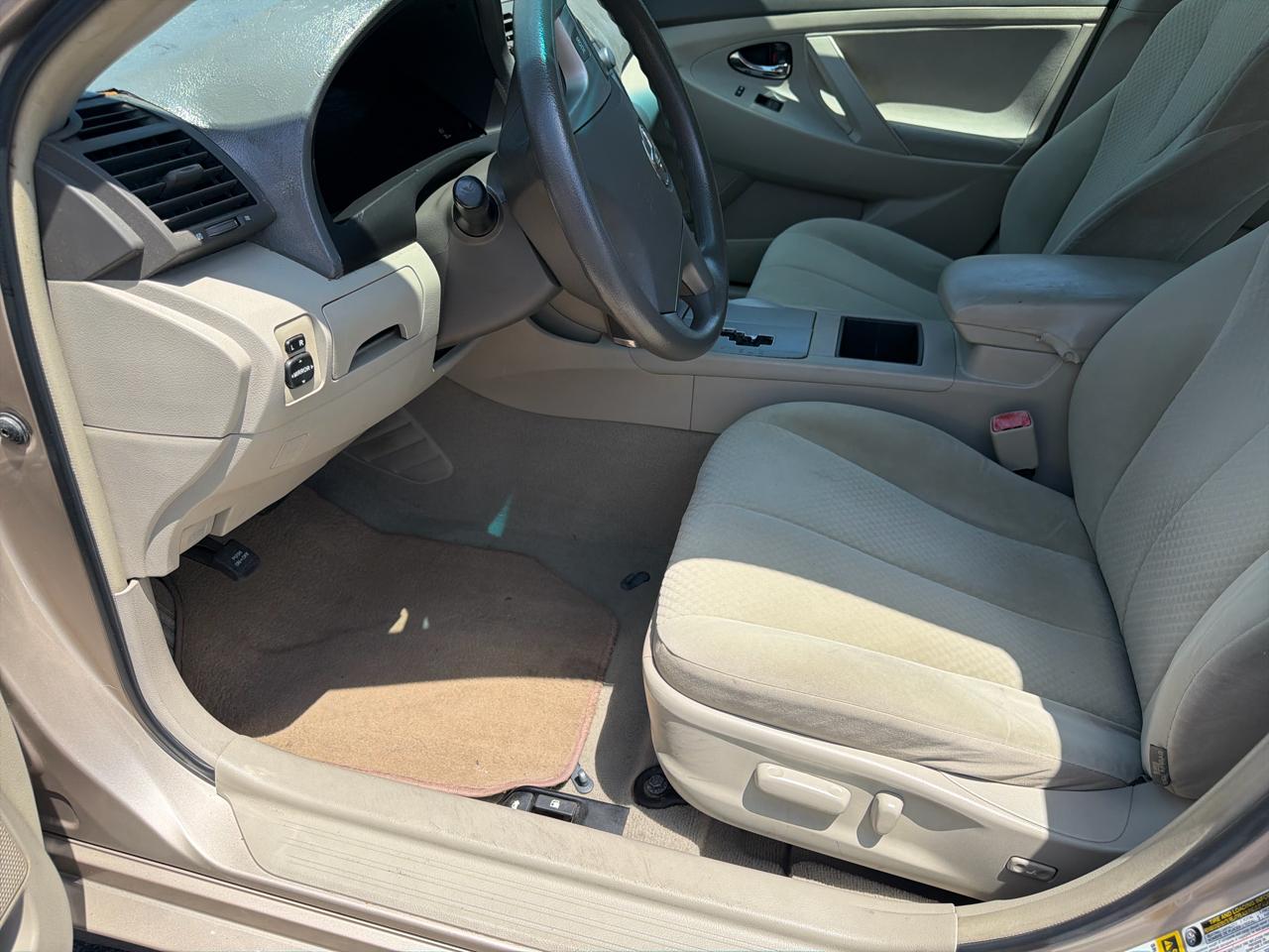 Toyota Camry 4dr Sdn I4 Man (Natl) 2009