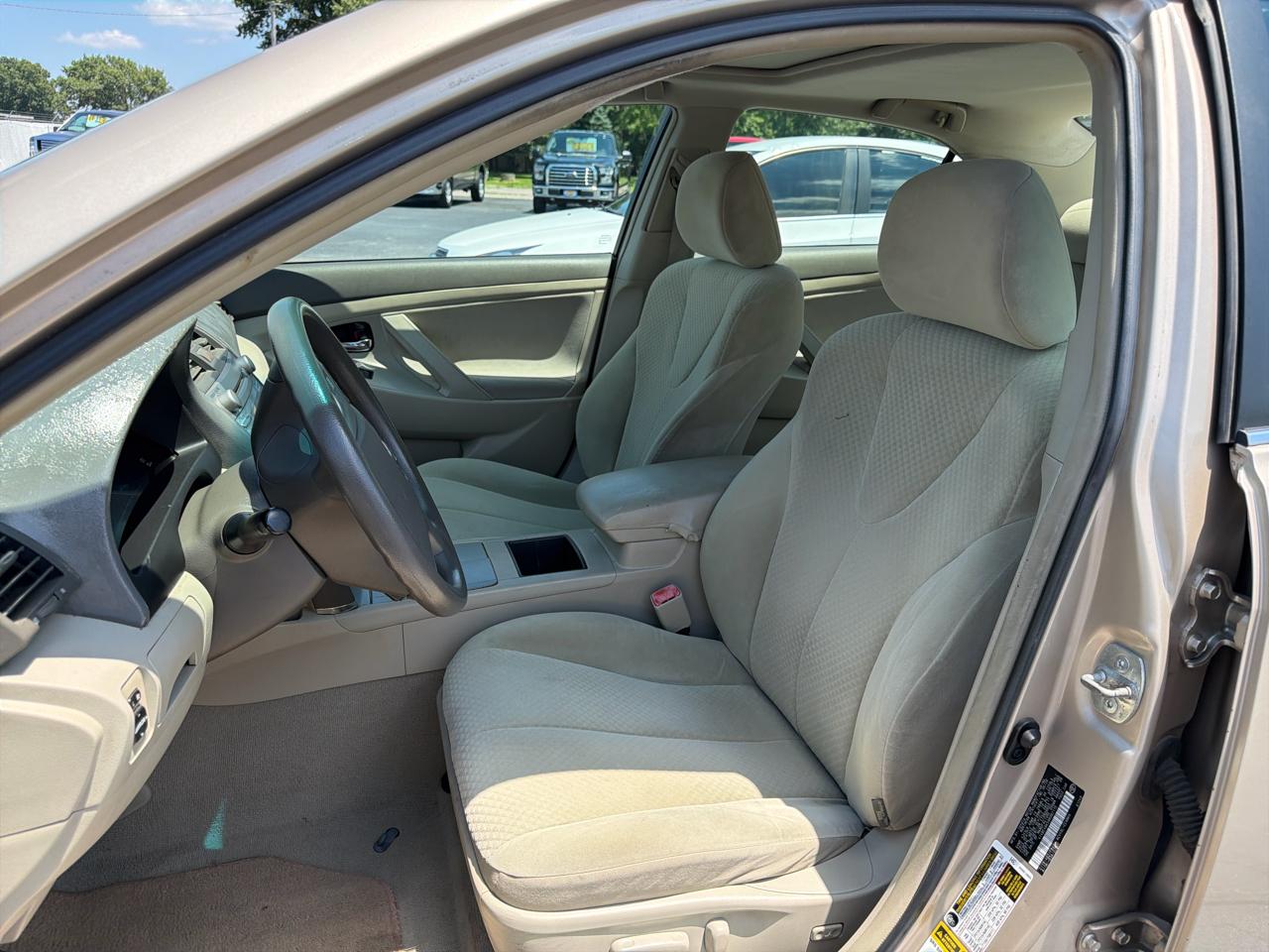 Toyota Camry 4dr Sdn I4 Man (Natl) 2009