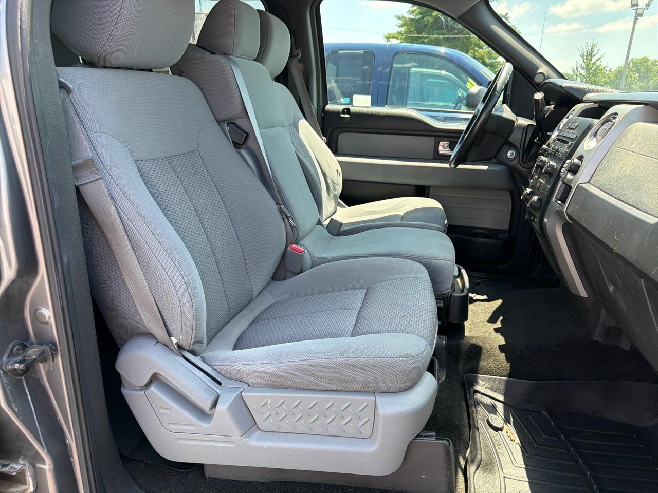 Ford F-150 4WD SuperCrew 145" Platinum 2012