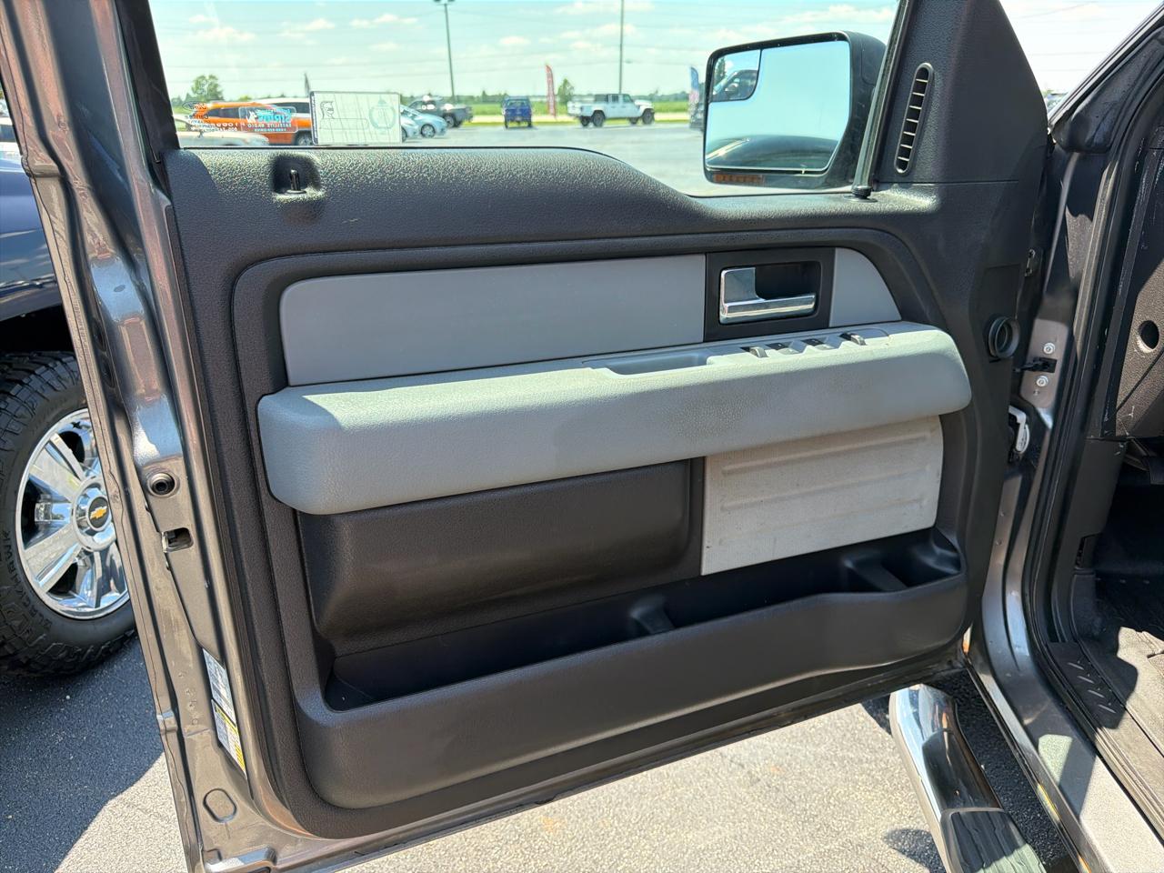Ford F-150 4WD SuperCrew 145" Platinum 2012