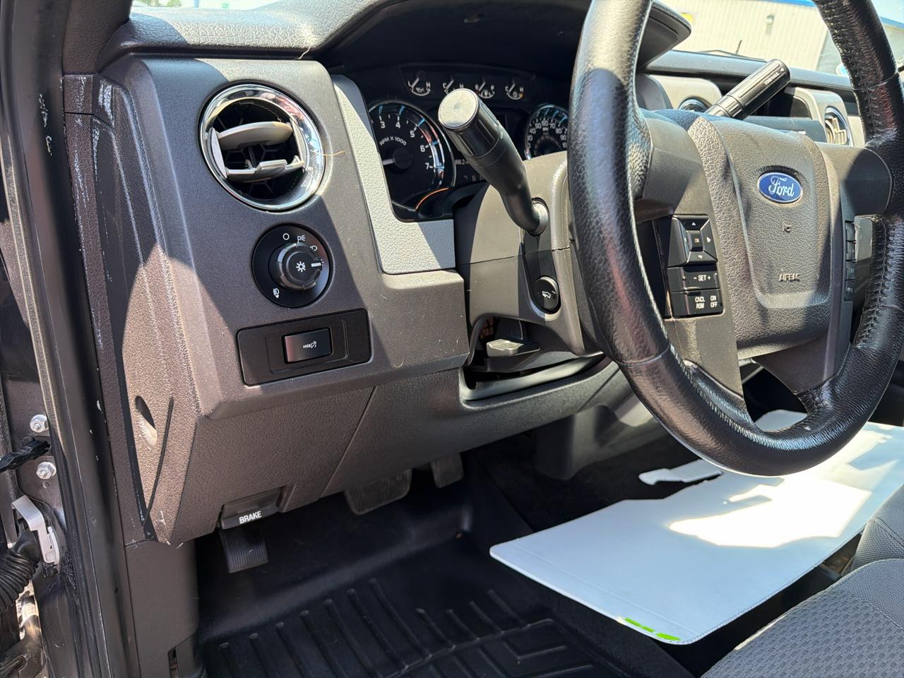 Ford F-150 4WD SuperCrew 145" Platinum 2012