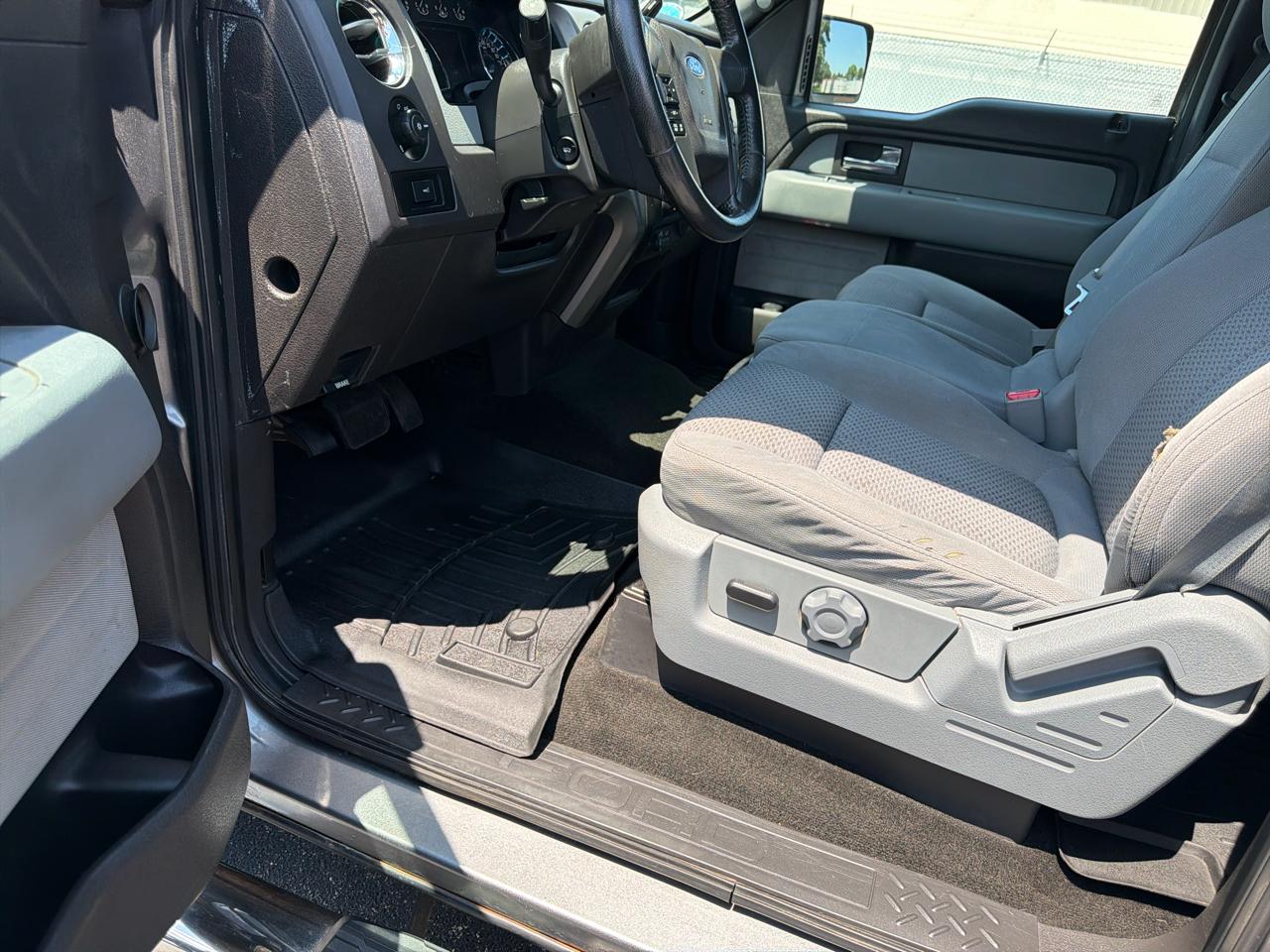 Ford F-150 4WD SuperCrew 145" Platinum 2012