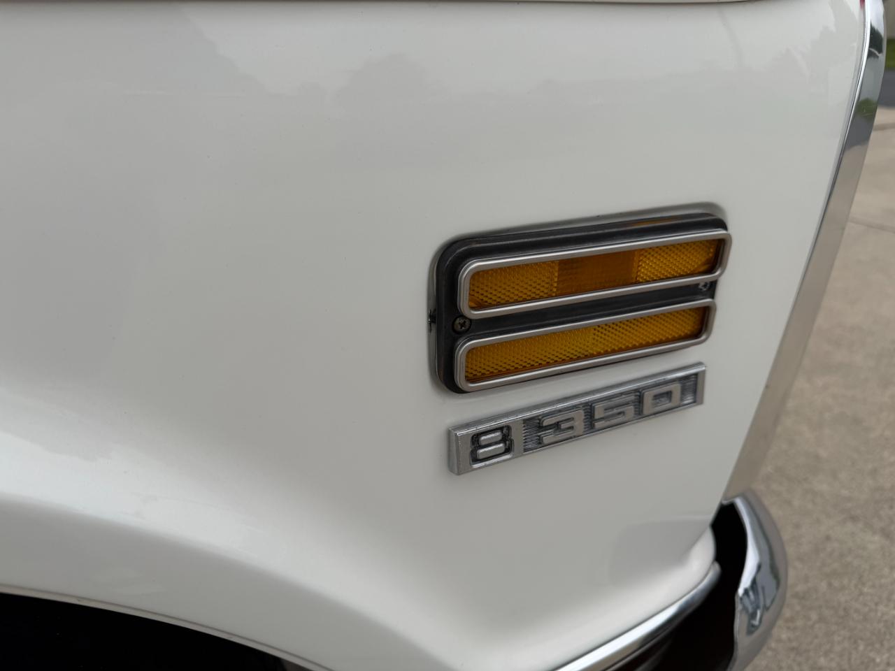 Chevrolet 1/2 Ton Pickups Fleetside 131.5" 1972