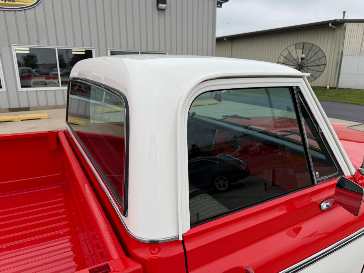 Chevrolet 1/2 Ton Pickups Fleetside 131.5" 1972