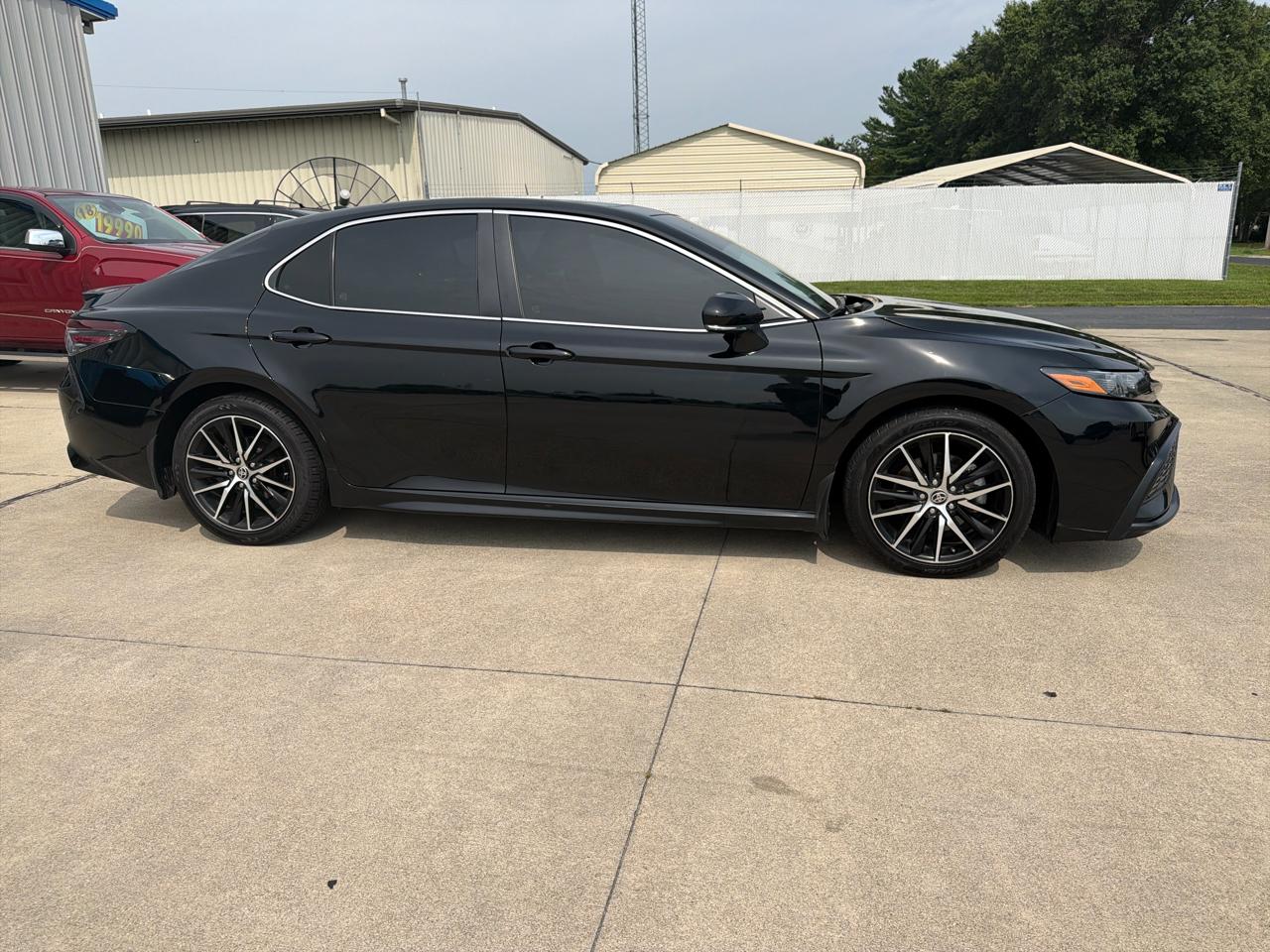 Toyota Camry SE Auto (Natl) 2023