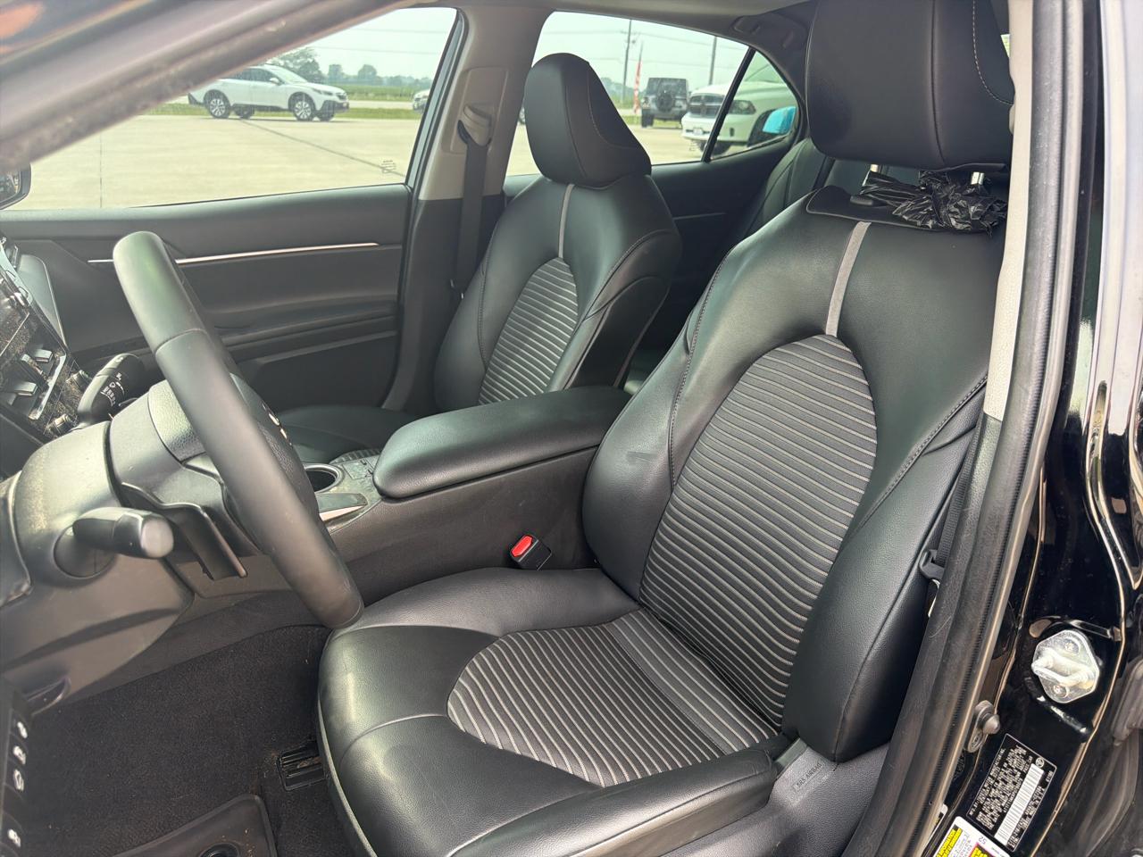 Toyota Camry SE Auto (Natl) 2023