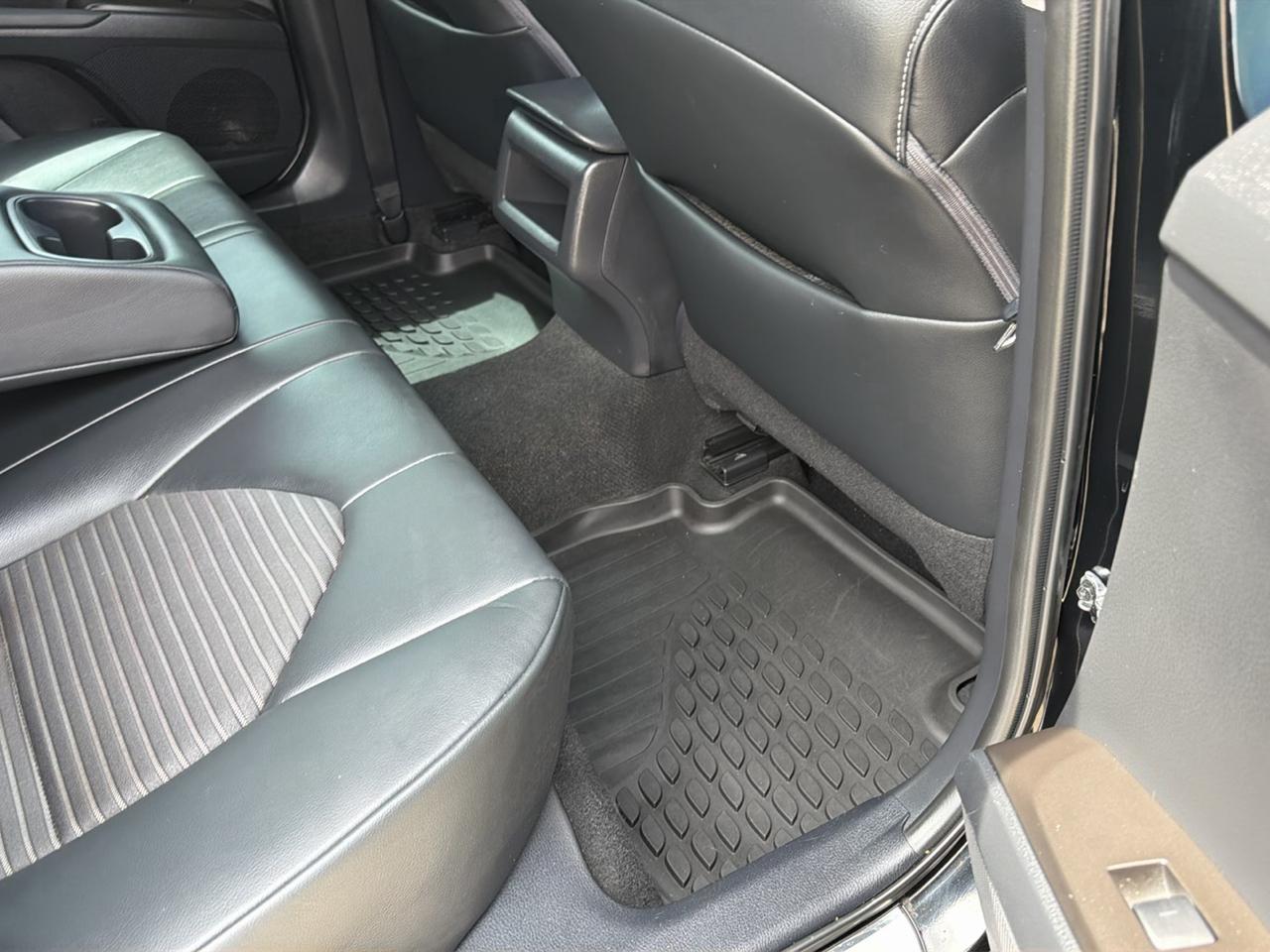 Toyota Camry SE Auto (Natl) 2023