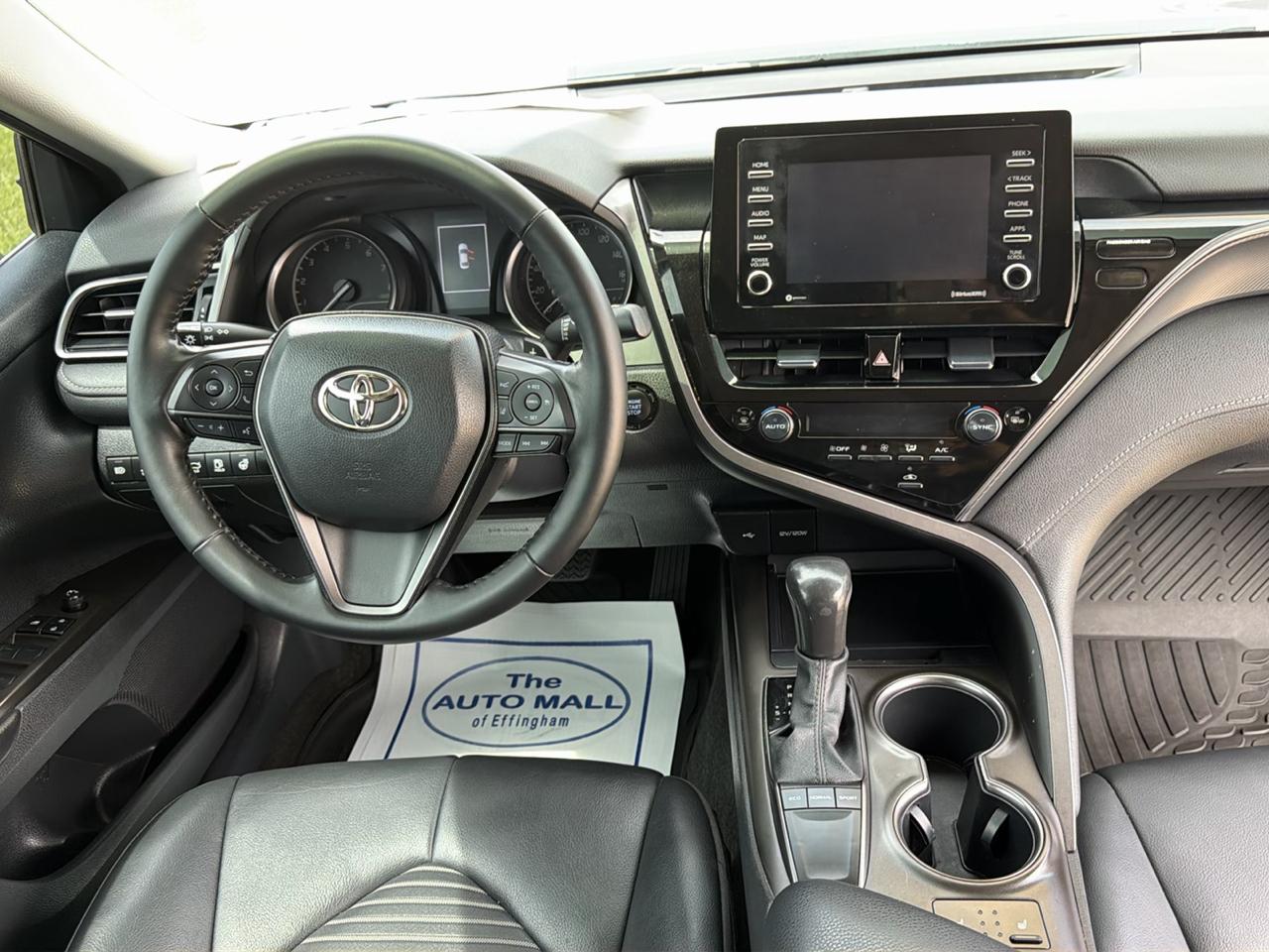 Toyota Camry SE Auto (Natl) 2023