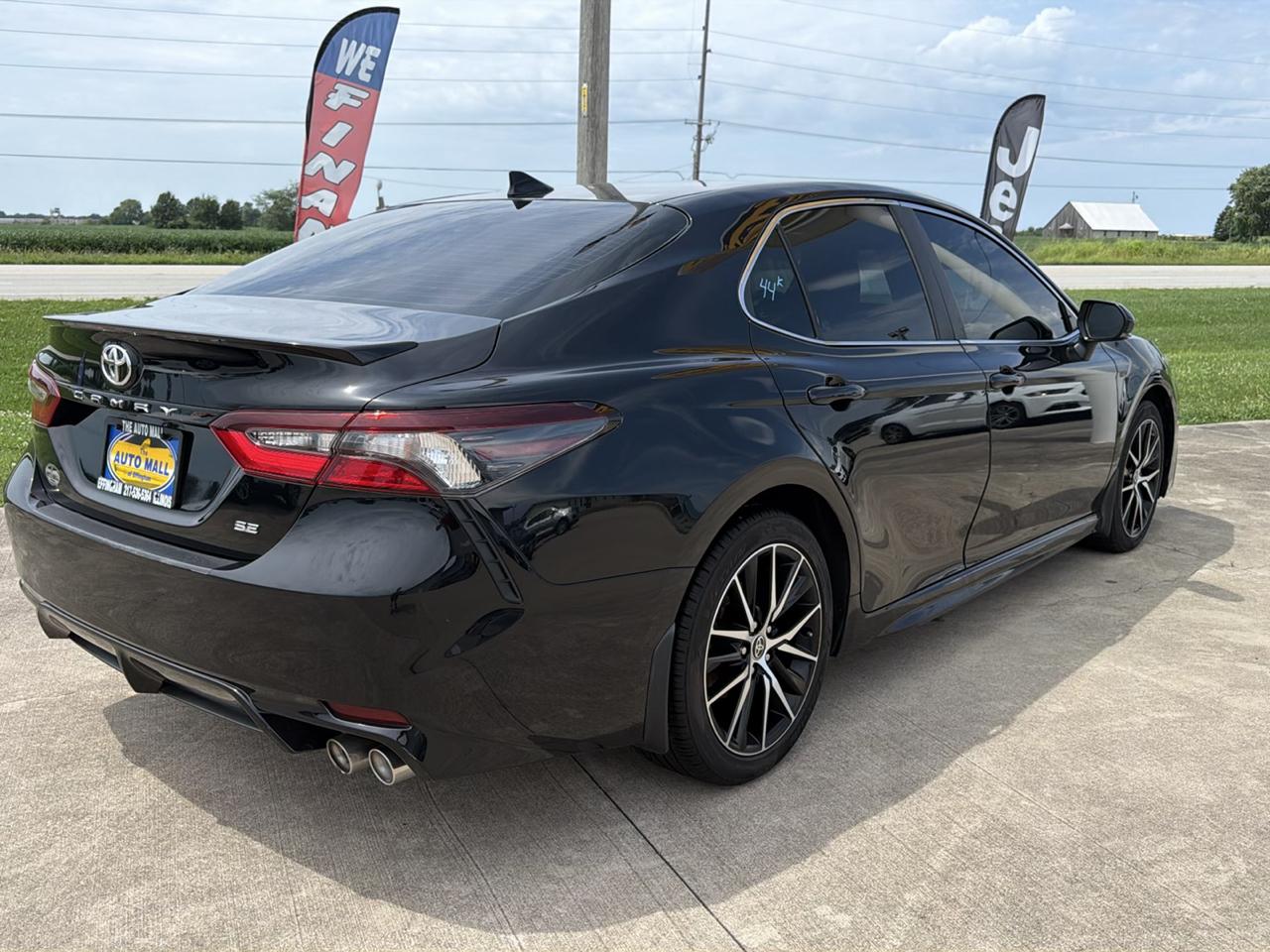 Toyota Camry SE Auto (Natl) 2023