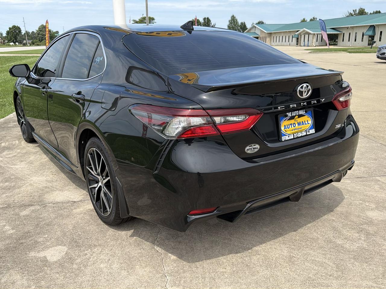 Toyota Camry SE Auto (Natl) 2023