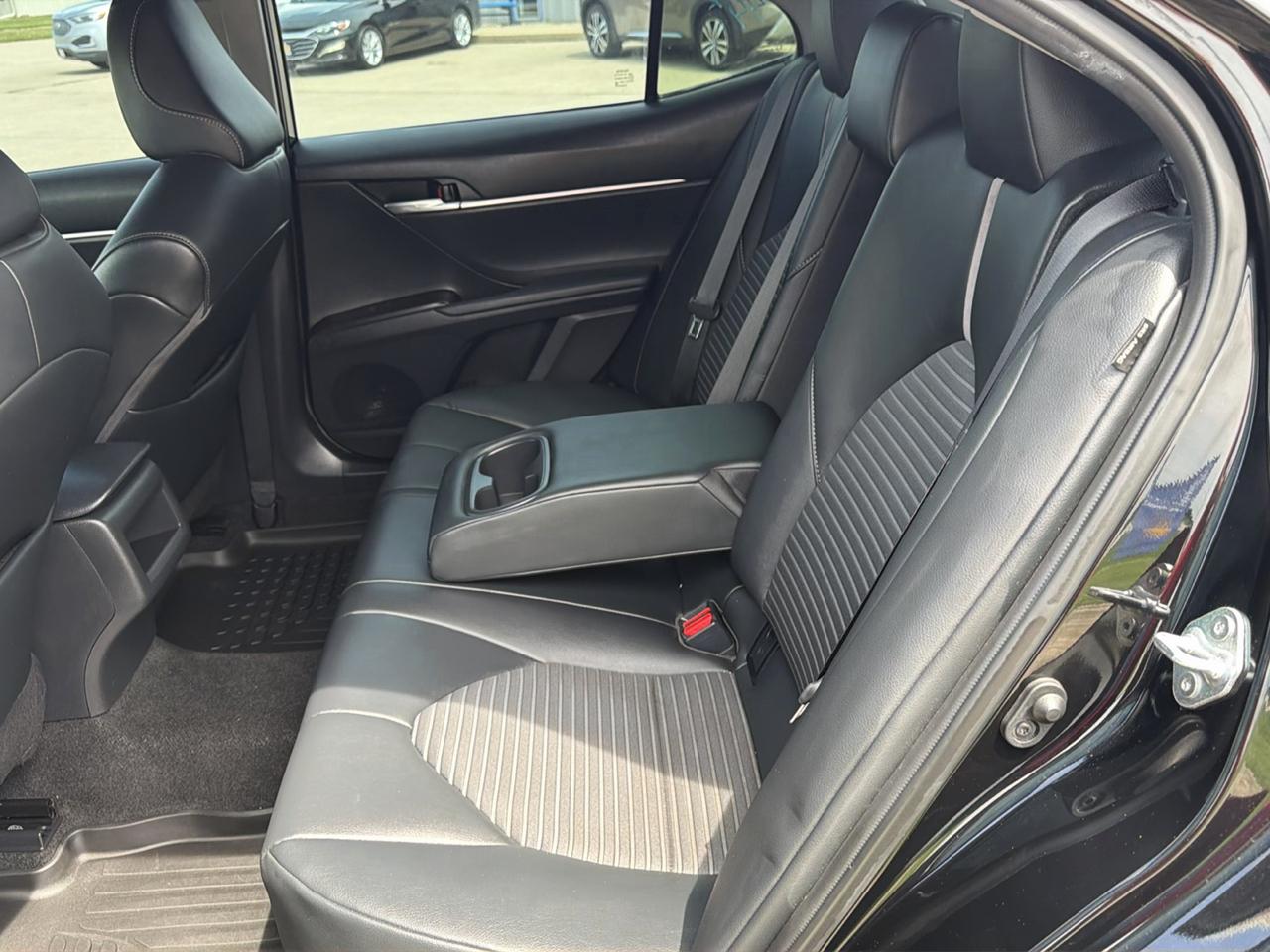 Toyota Camry SE Auto (Natl) 2023