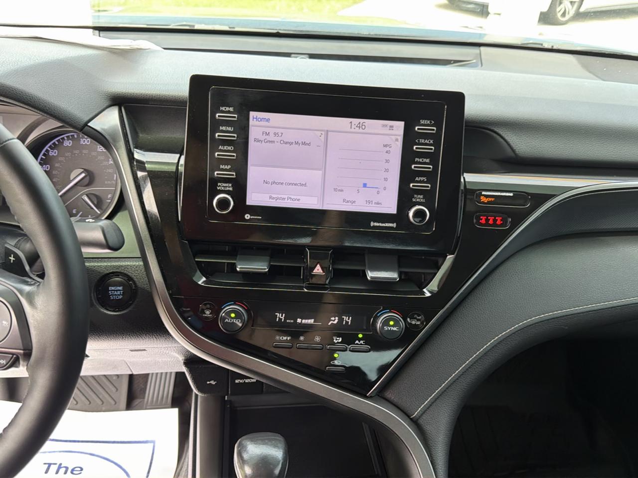 Toyota Camry SE Auto (Natl) 2023