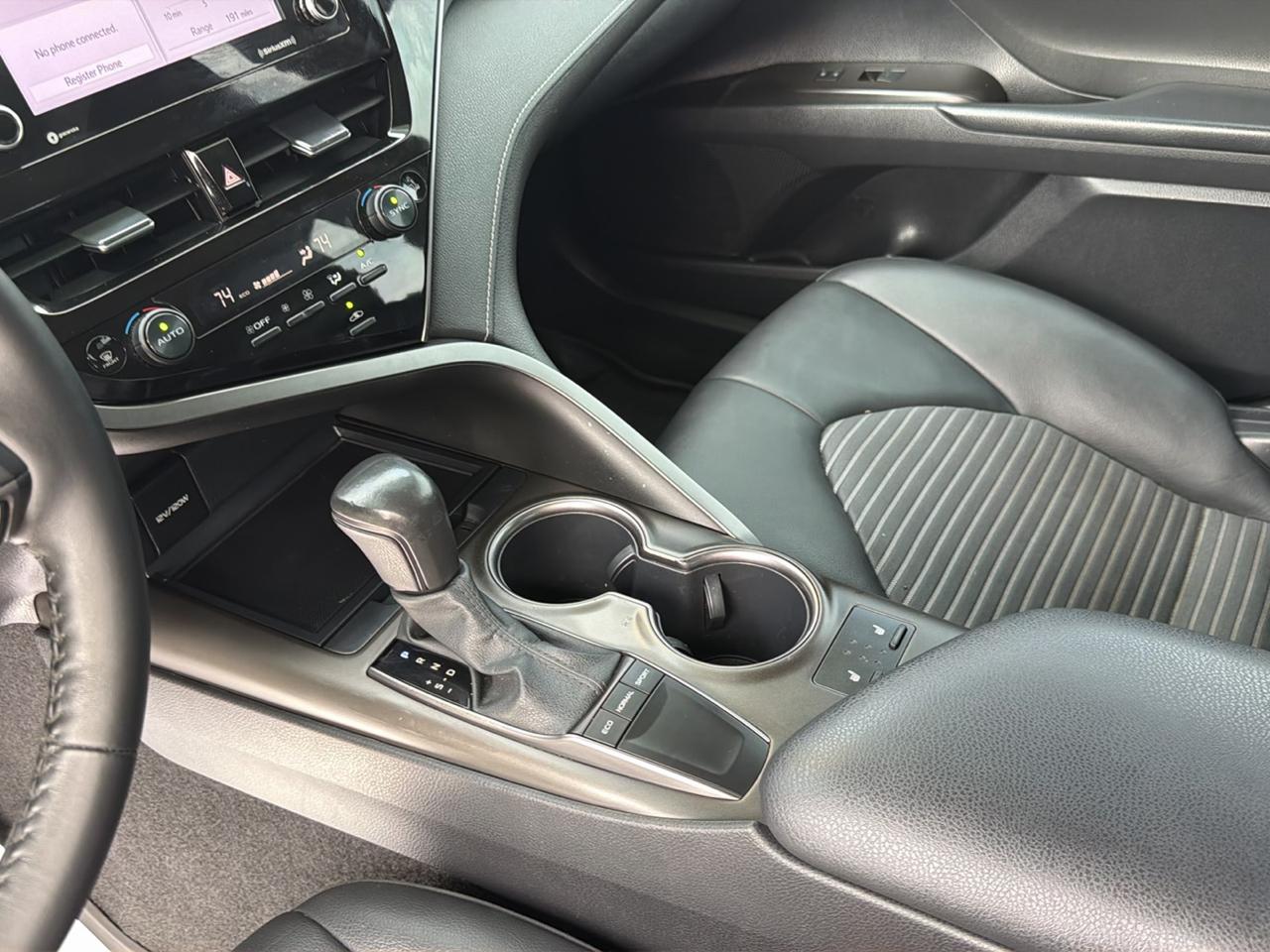 Toyota Camry SE Auto (Natl) 2023