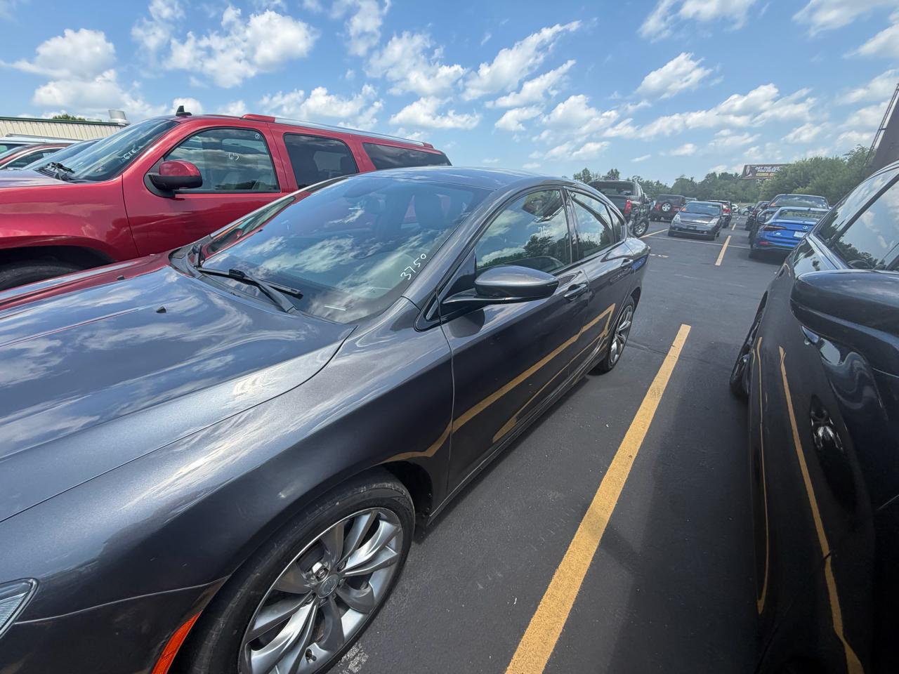 Chrysler 200 4dr Sdn S AWD 2016