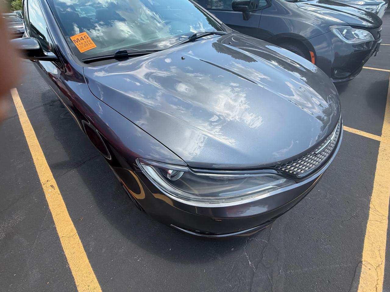 Chrysler 200 4dr Sdn S AWD 2016