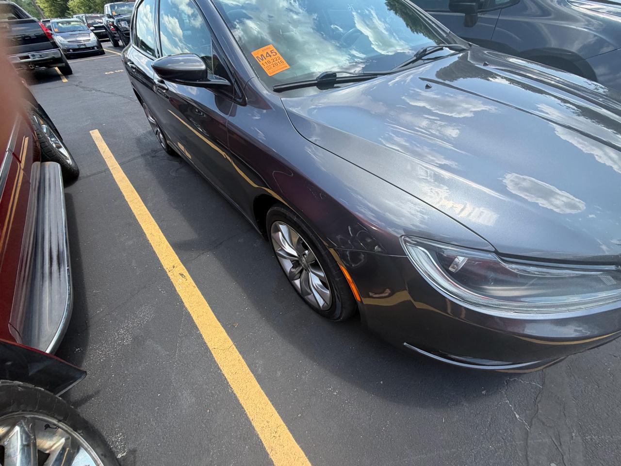 Chrysler 200 4dr Sdn S AWD 2016