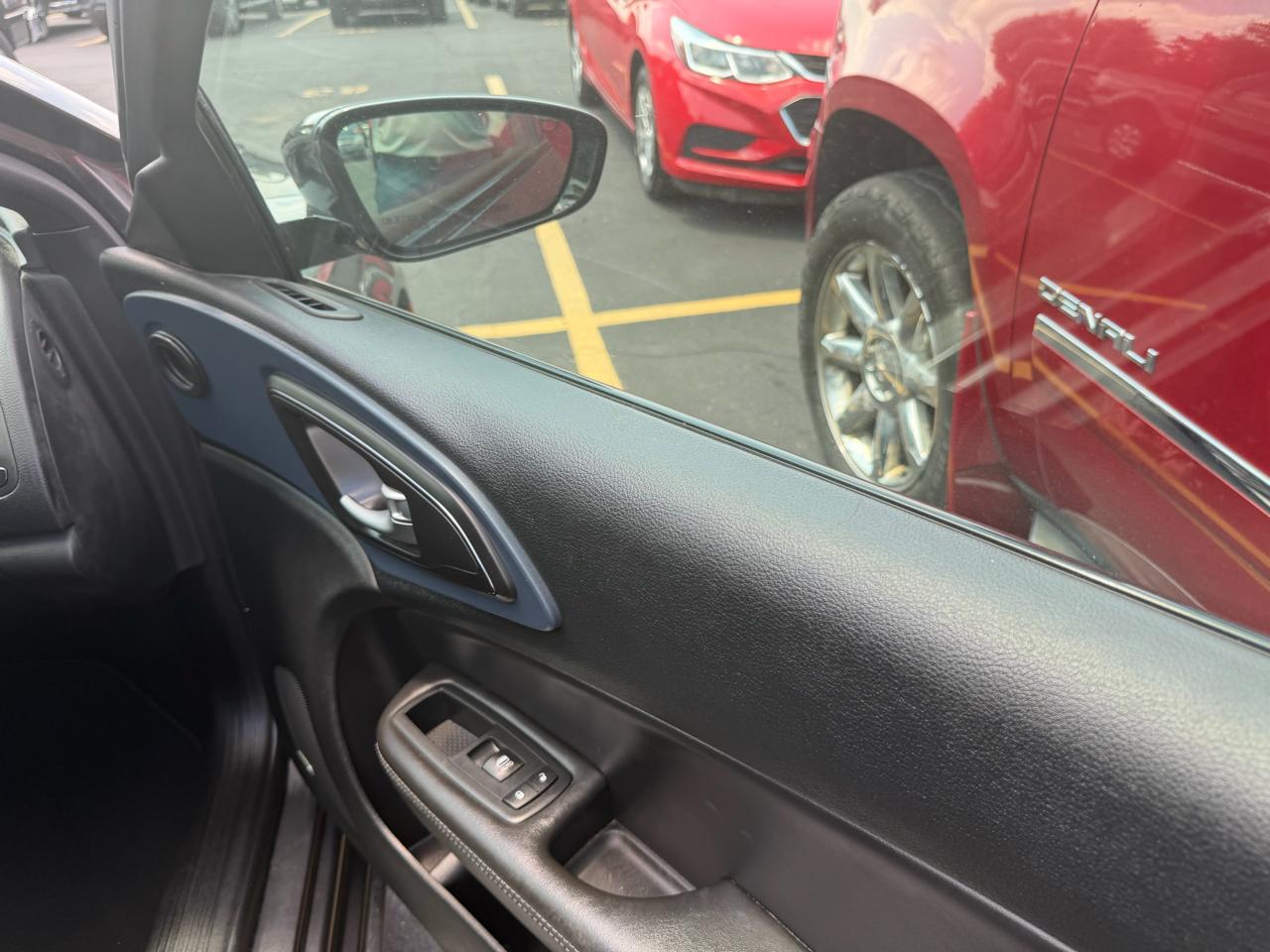 Chrysler 200 4dr Sdn S AWD 2016