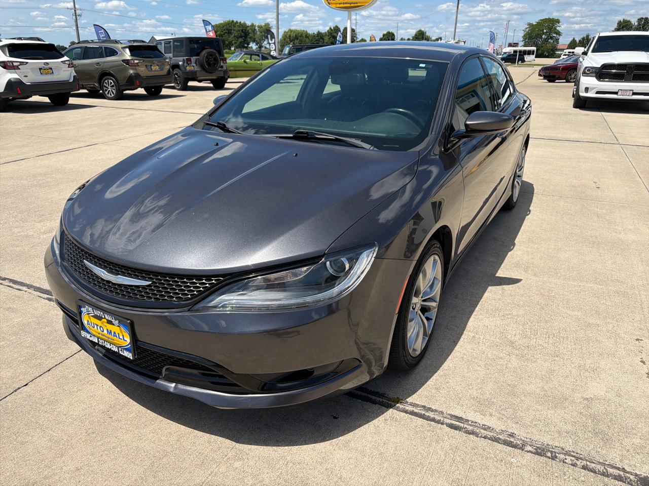 Chrysler 200 4dr Sdn S AWD 2016