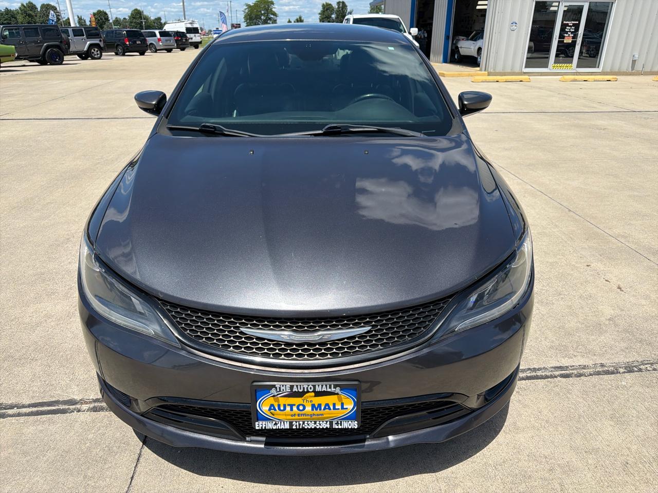 Chrysler 200 4dr Sdn S AWD 2016