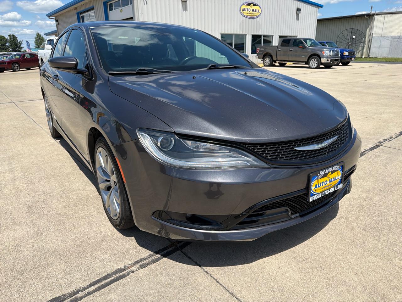 Chrysler 200 4dr Sdn S AWD 2016