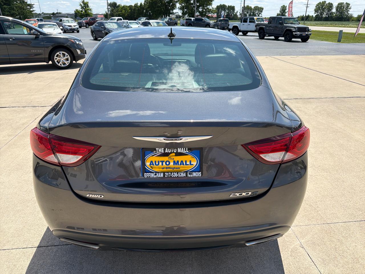 Chrysler 200 4dr Sdn S AWD 2016