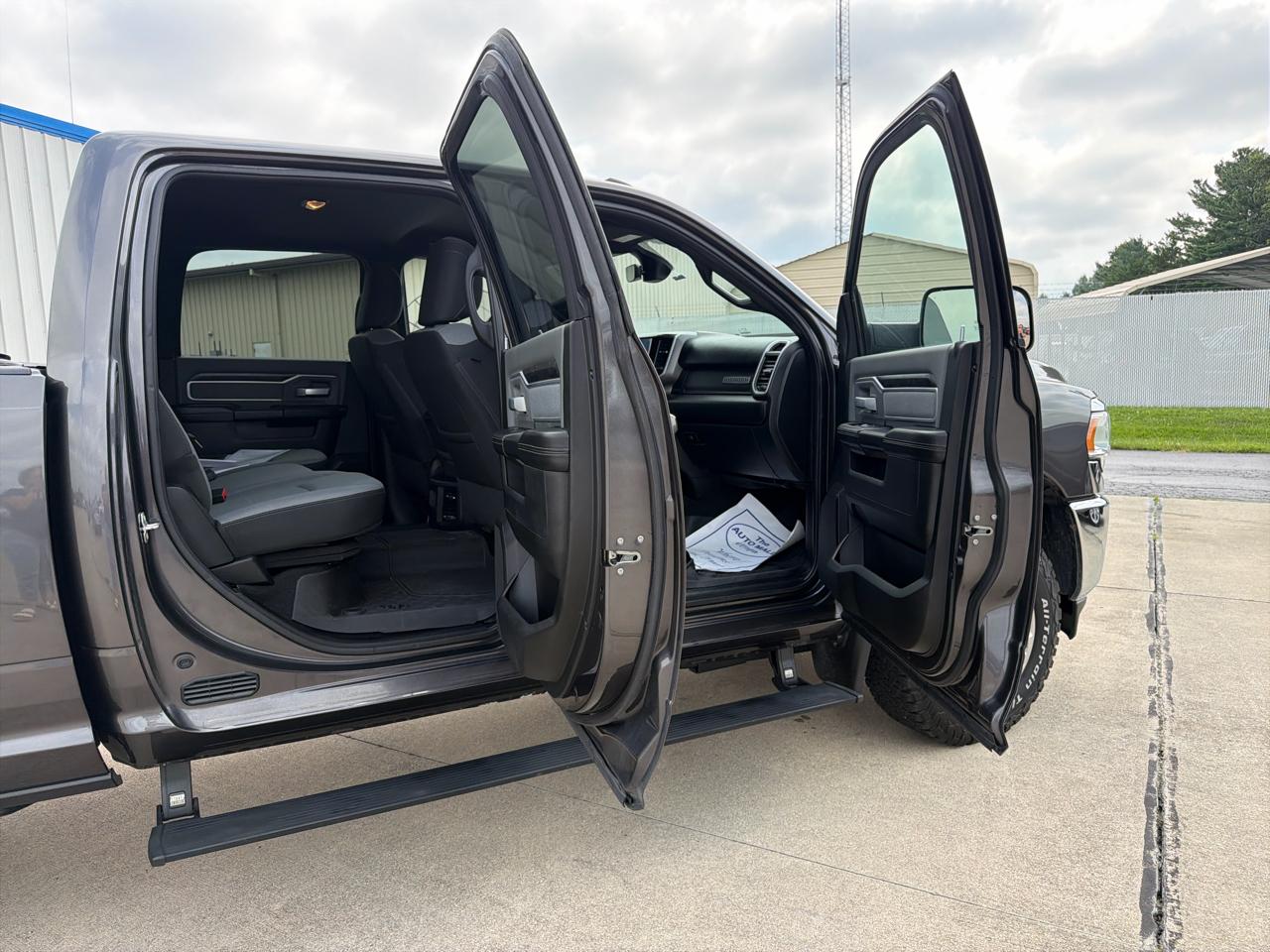 RAM 2500 Big Horn 4x4 Crew Cab 6'4" Box 2022