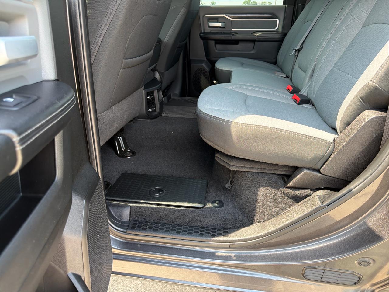 RAM 2500 Big Horn 4x4 Crew Cab 6'4" Box 2022