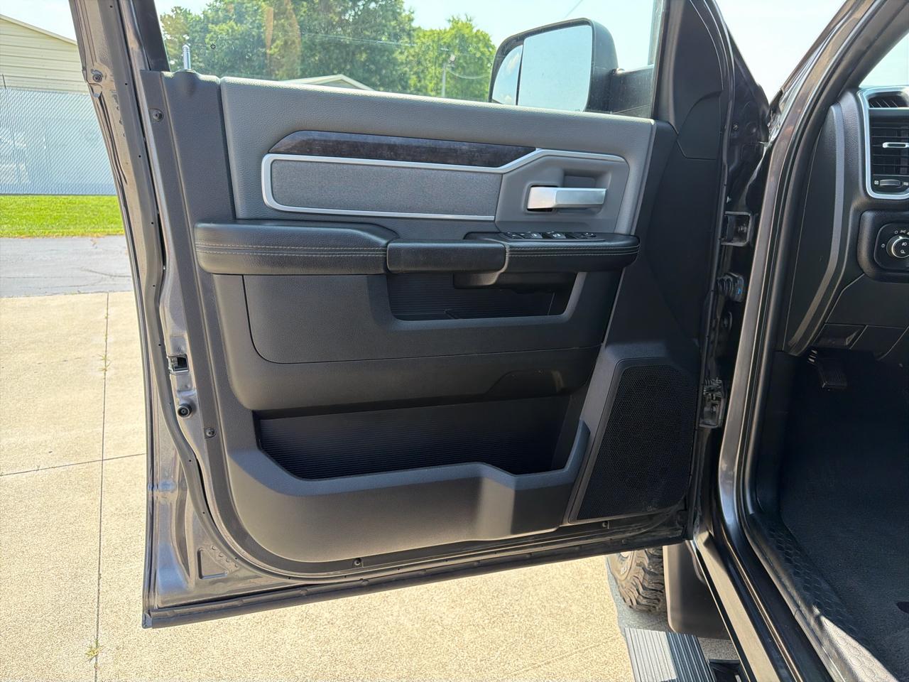 RAM 2500 Big Horn 4x4 Crew Cab 6'4" Box 2022