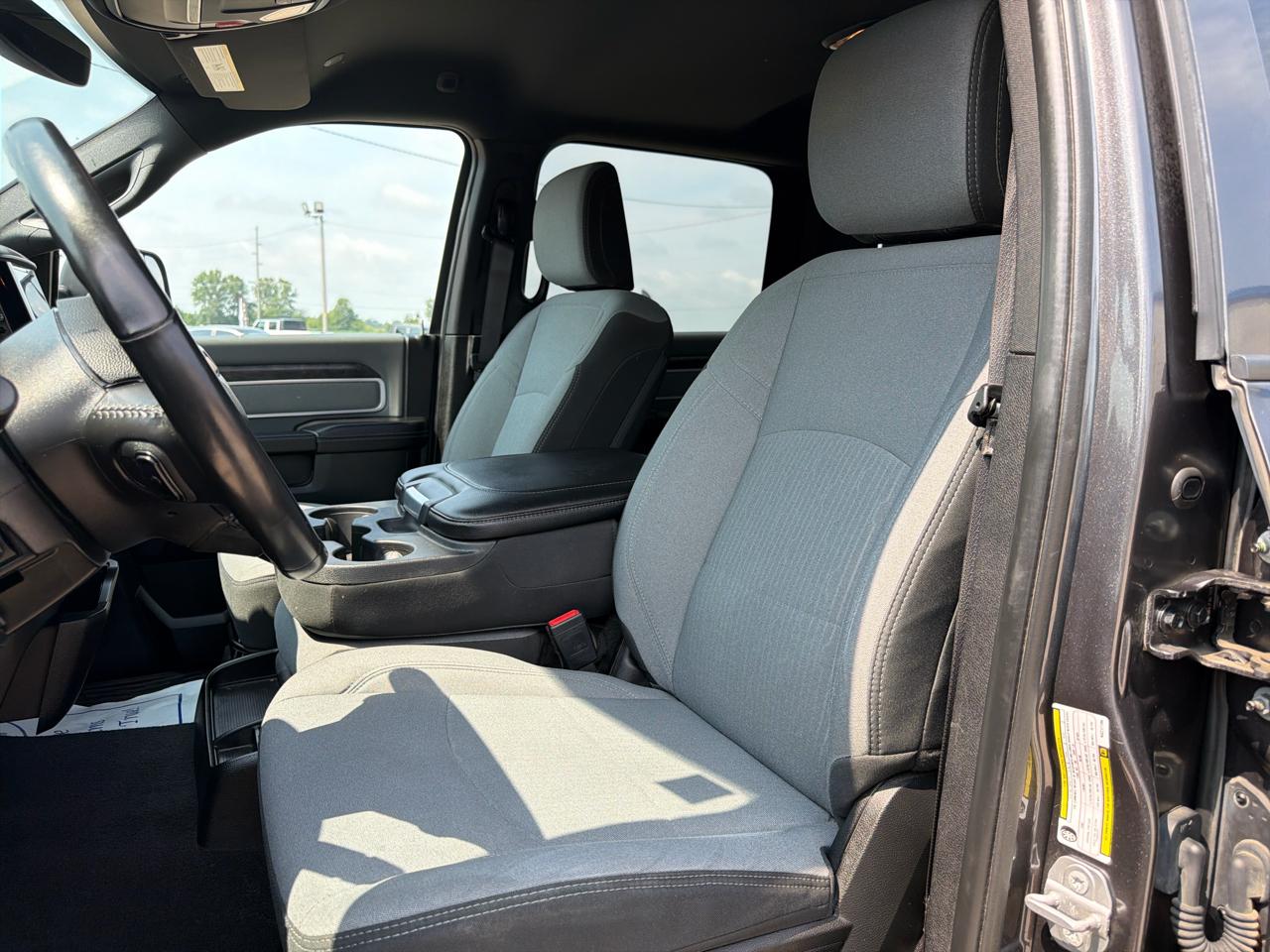 RAM 2500 Big Horn 4x4 Crew Cab 6'4" Box 2022