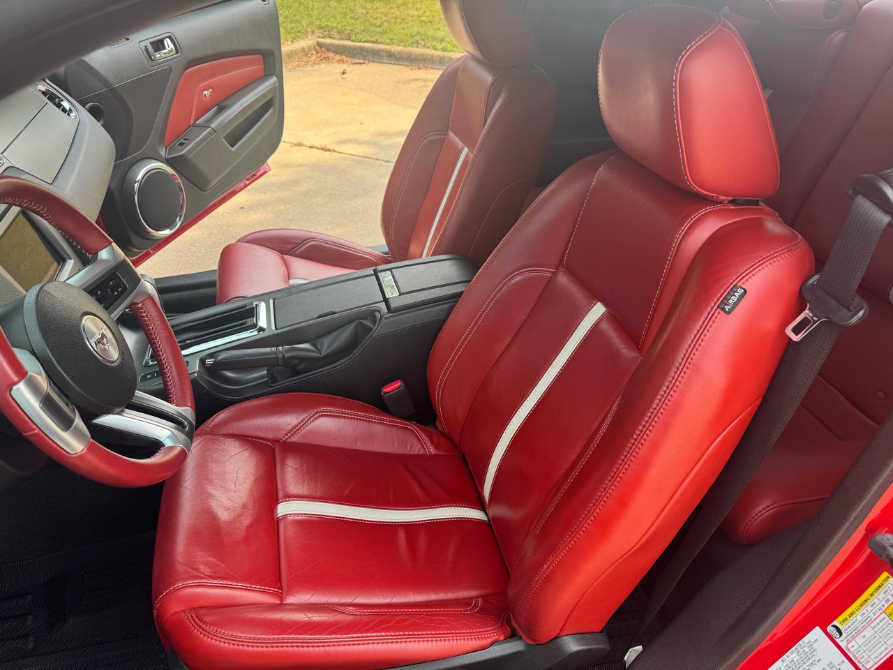 Ford Mustang 2dr Cpe GT 2011