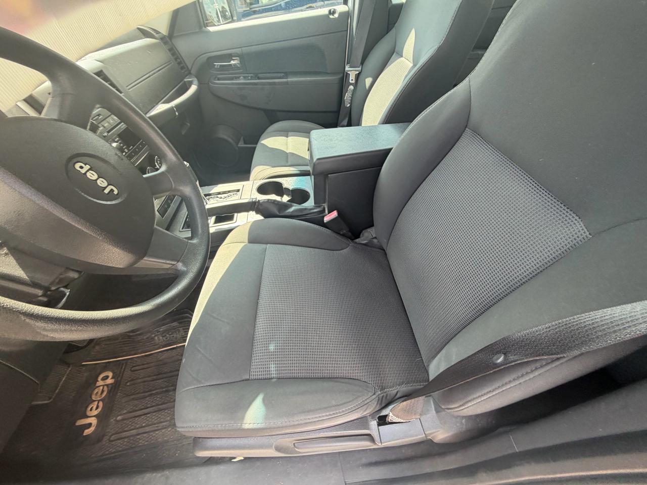 Jeep Liberty 4WD 4dr Sport 2009