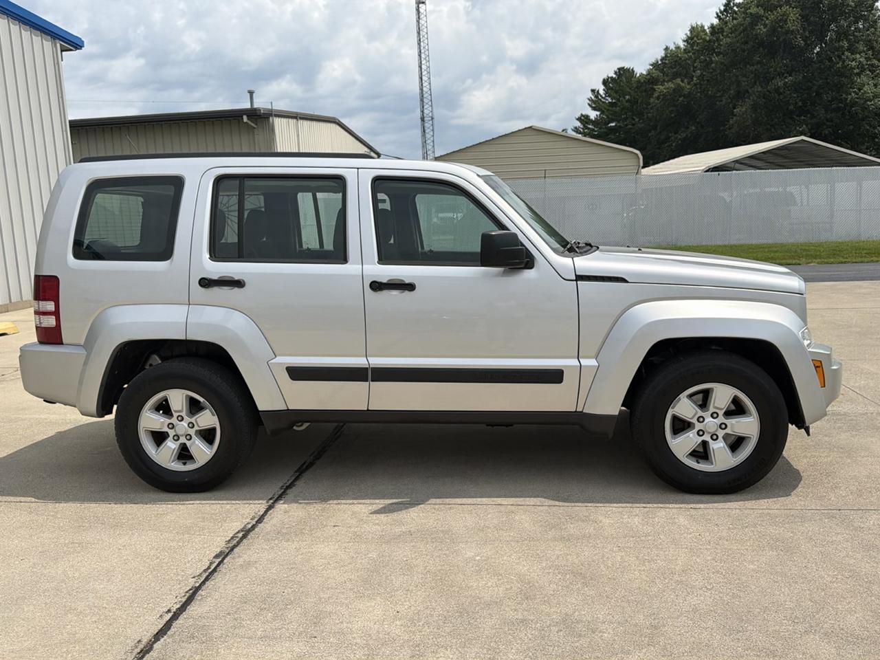 Jeep Liberty 4WD 4dr Sport 2009
