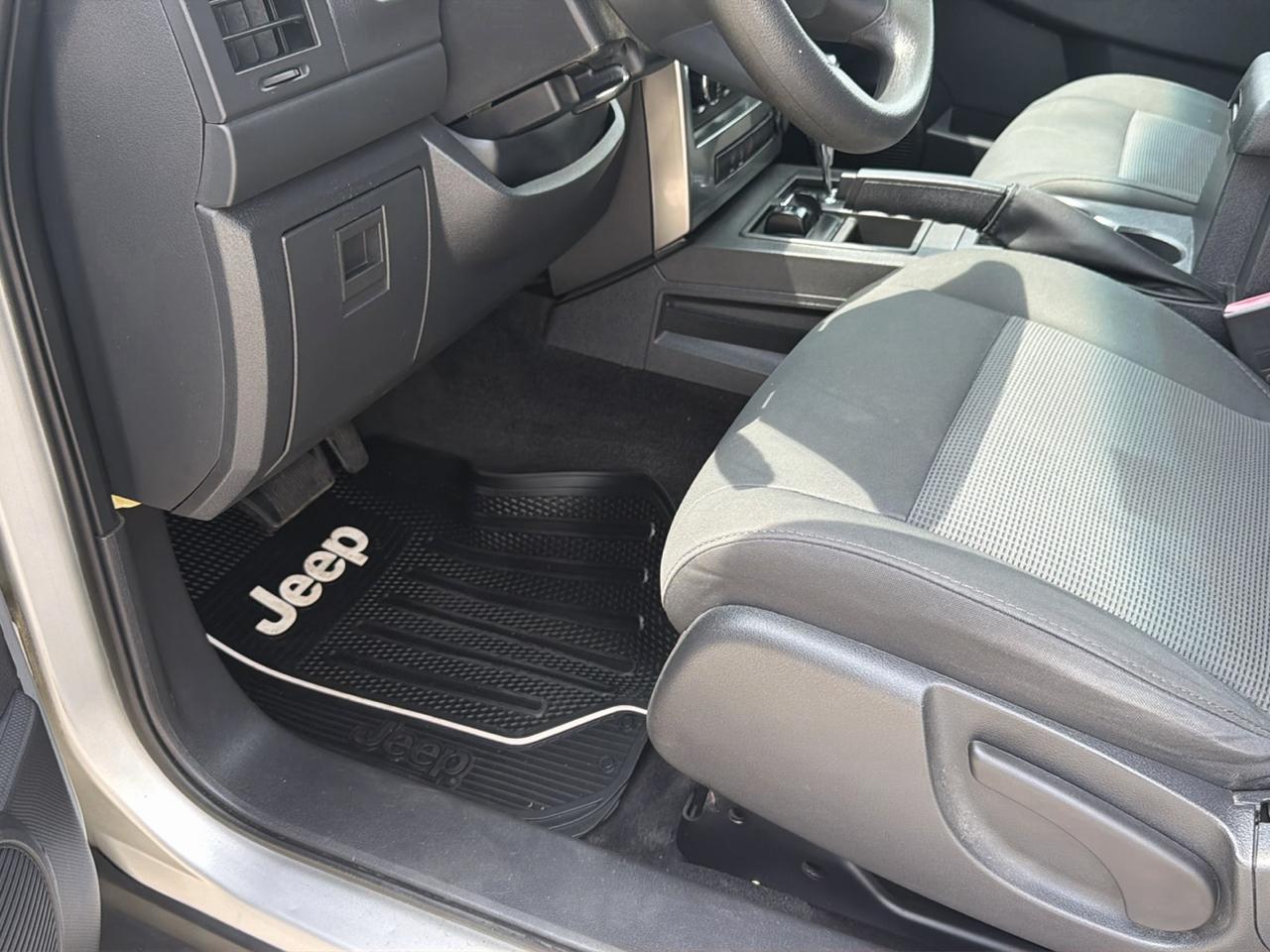 Jeep Liberty 4WD 4dr Sport 2009