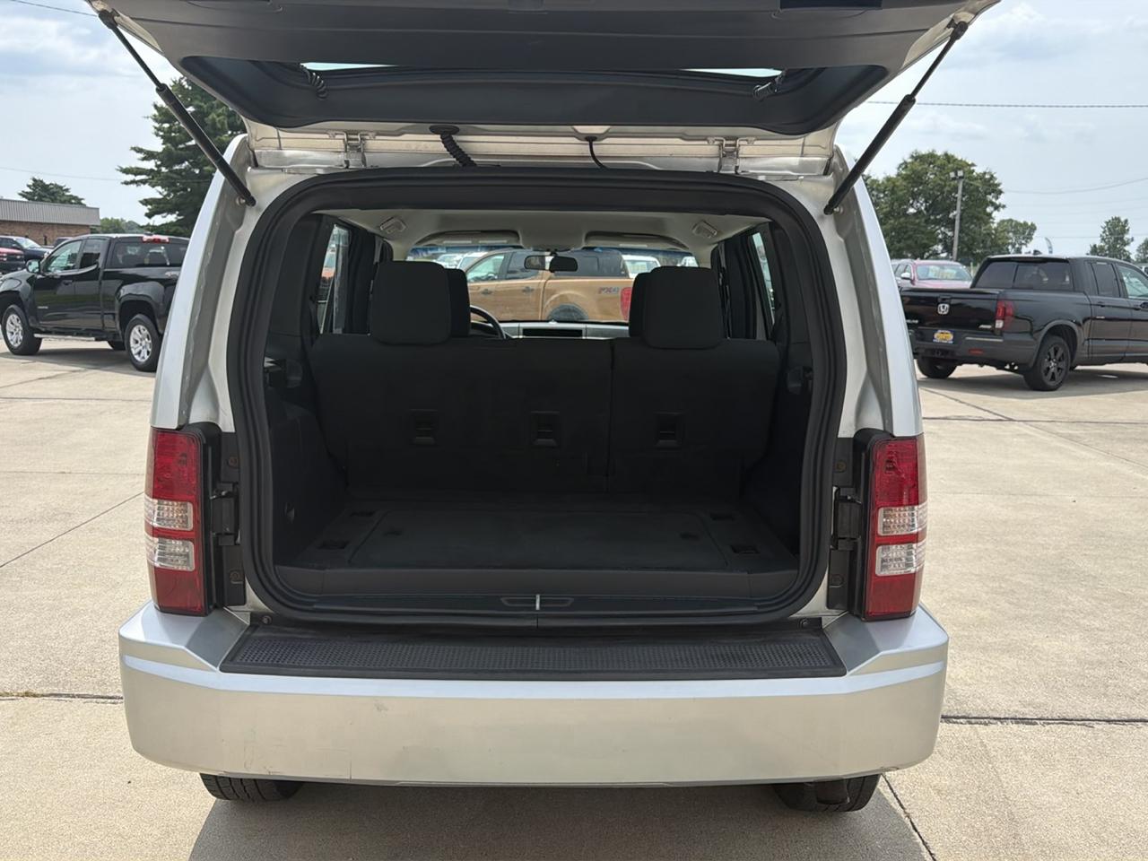 Jeep Liberty 4WD 4dr Sport 2009