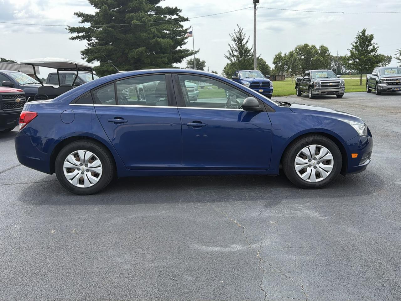 Chevrolet Cruze 4dr Sdn LS 2012