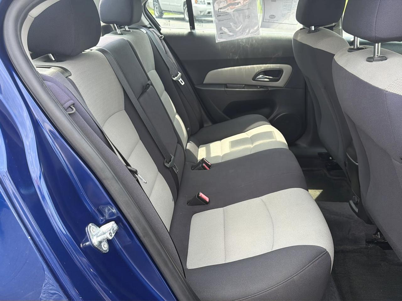 Chevrolet Cruze 4dr Sdn LS 2012