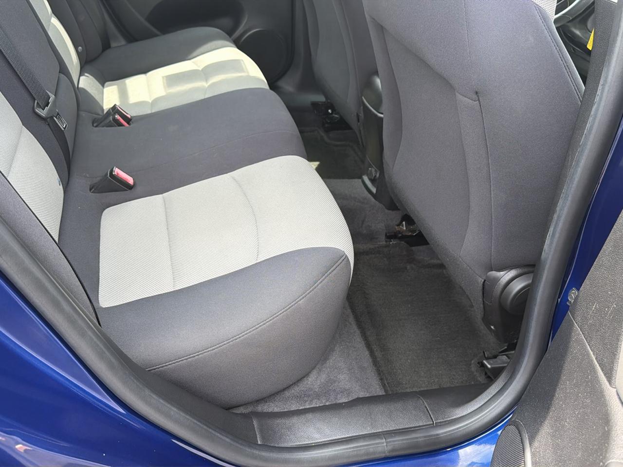 Chevrolet Cruze 4dr Sdn LS 2012