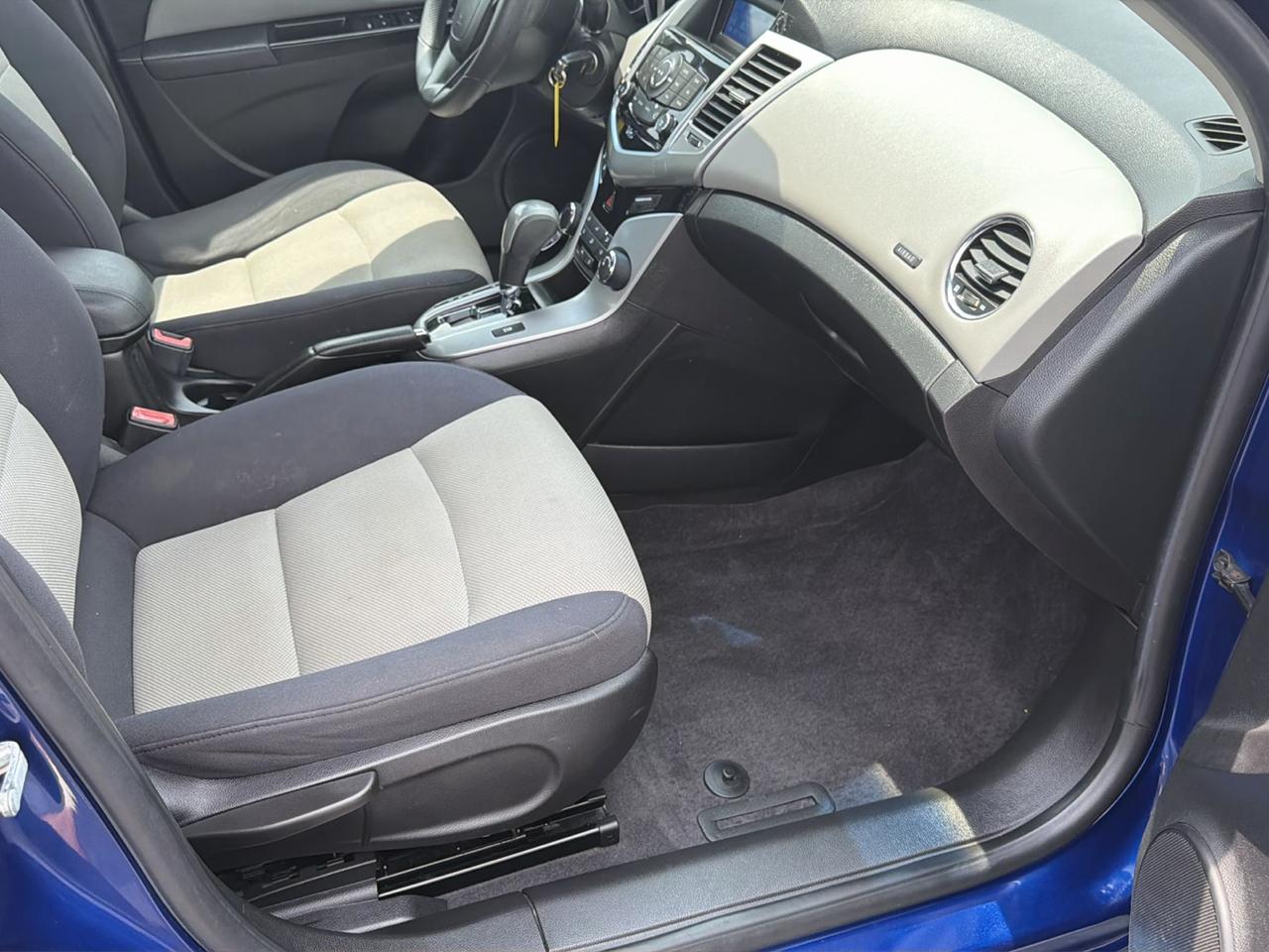 Chevrolet Cruze 4dr Sdn LS 2012