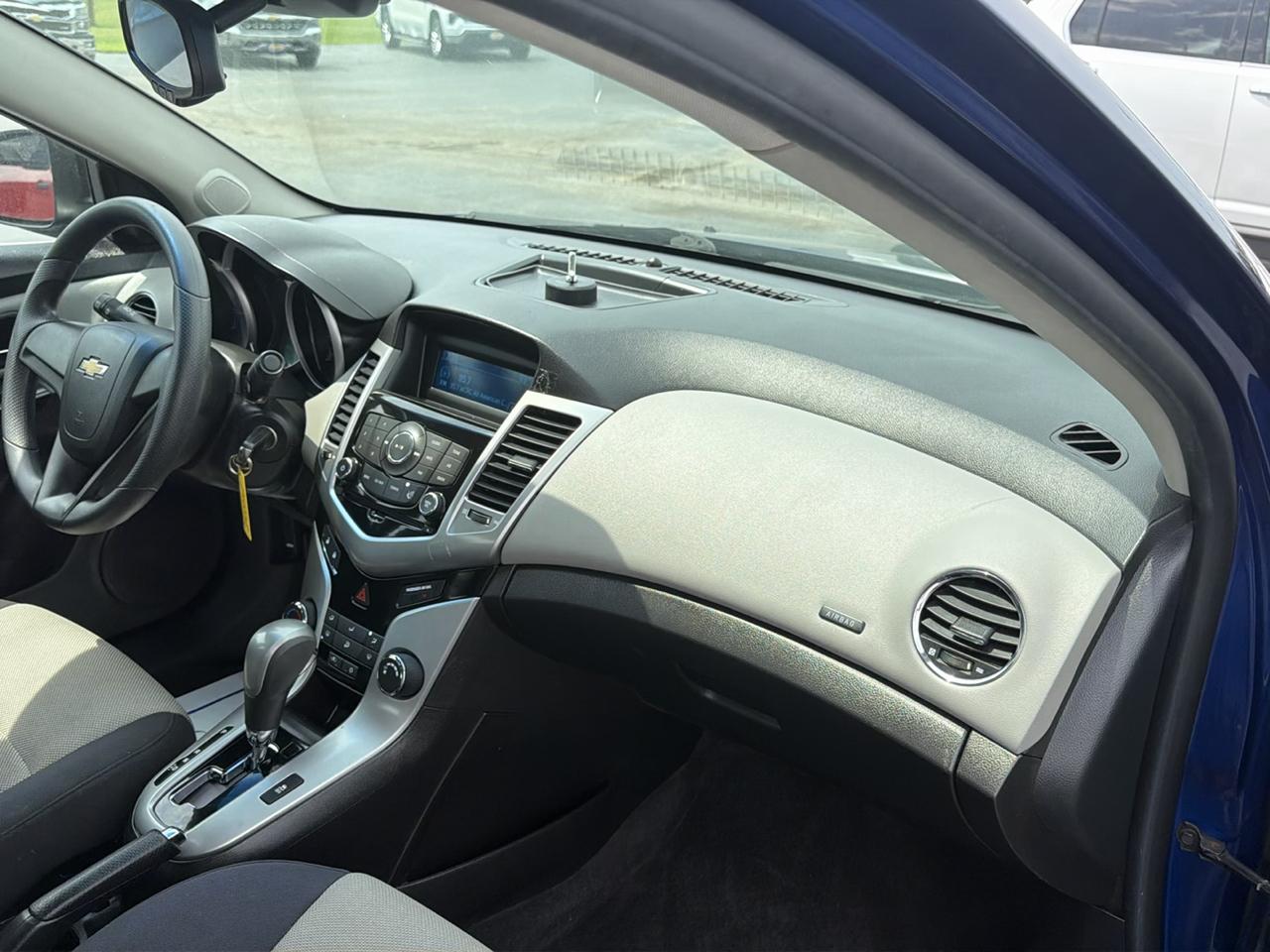 Chevrolet Cruze 4dr Sdn LS 2012