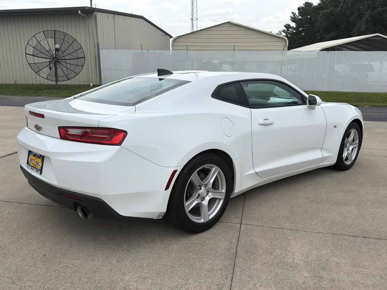 Chevrolet Camaro 2dr Cpe 1LT 2017