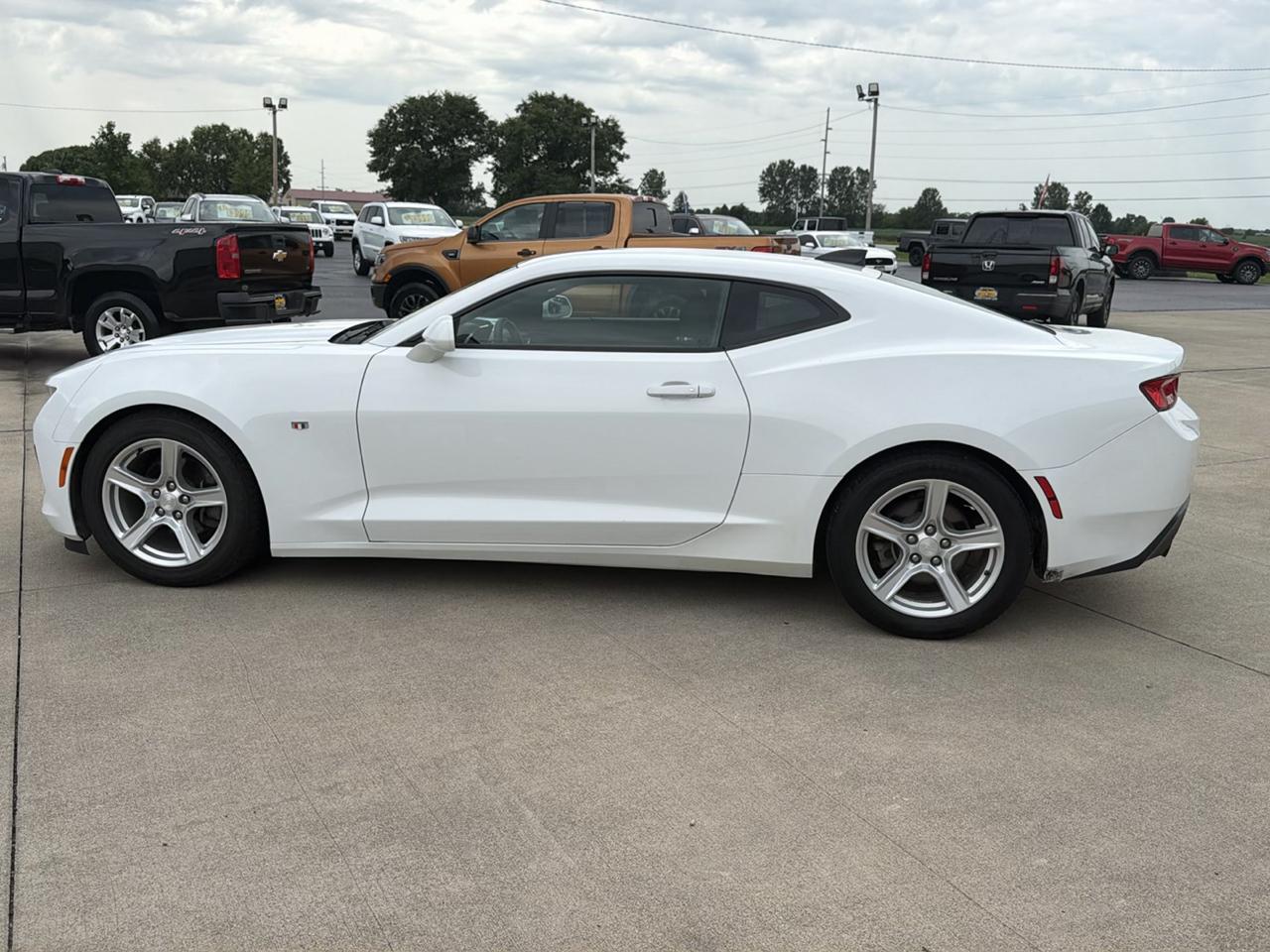 Chevrolet Camaro 2dr Cpe 1LT 2017