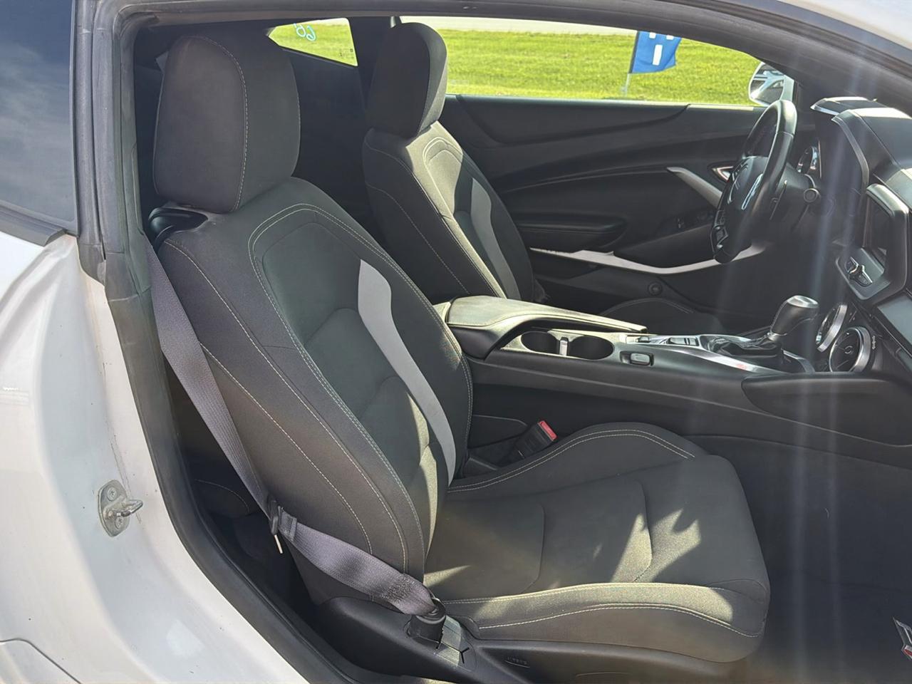 Chevrolet Camaro 2dr Cpe 1LT 2017