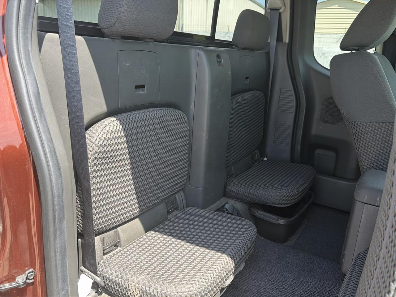 Nissan Frontier 2WD King Cab I4 Auto SV 2016