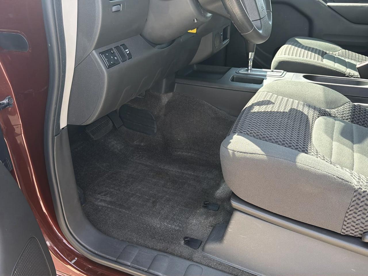 Nissan Frontier 2WD King Cab I4 Auto SV 2016