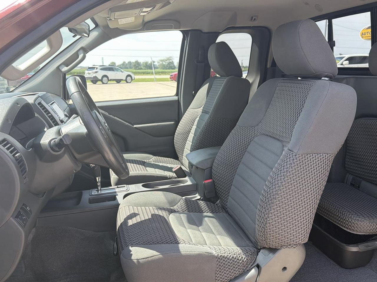 Nissan Frontier 2WD King Cab I4 Auto SV 2016
